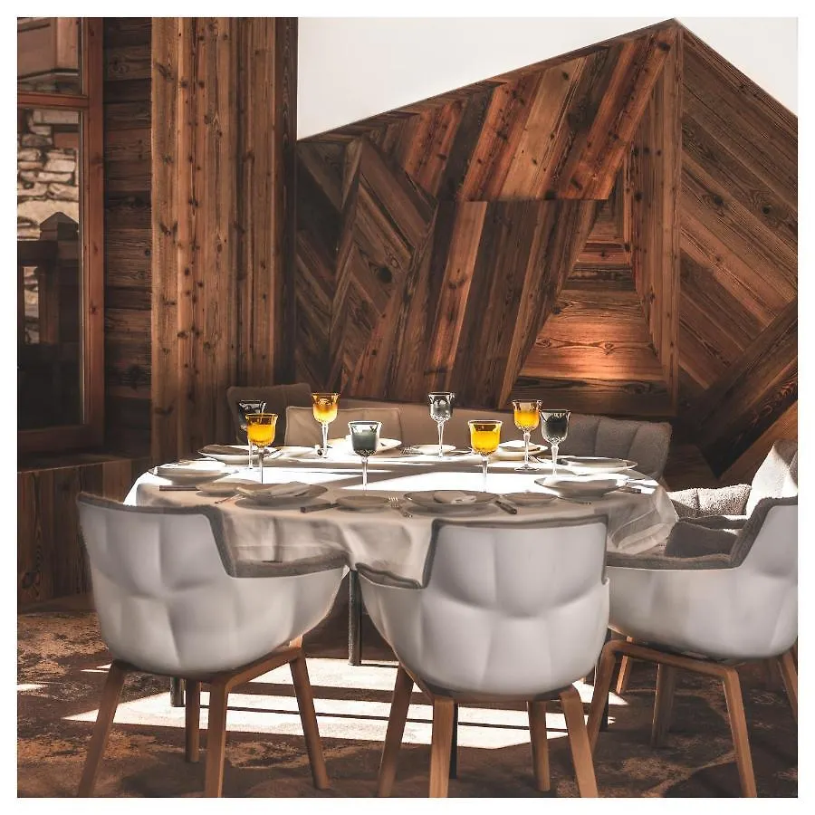 Hotel Les Barmes De L'Ours Val-dʼIsère 5*,