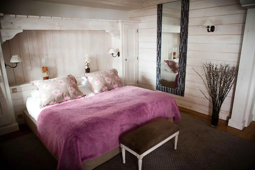 Hotel Les Barmes De L'Ours Val-dʼIsère 5*,